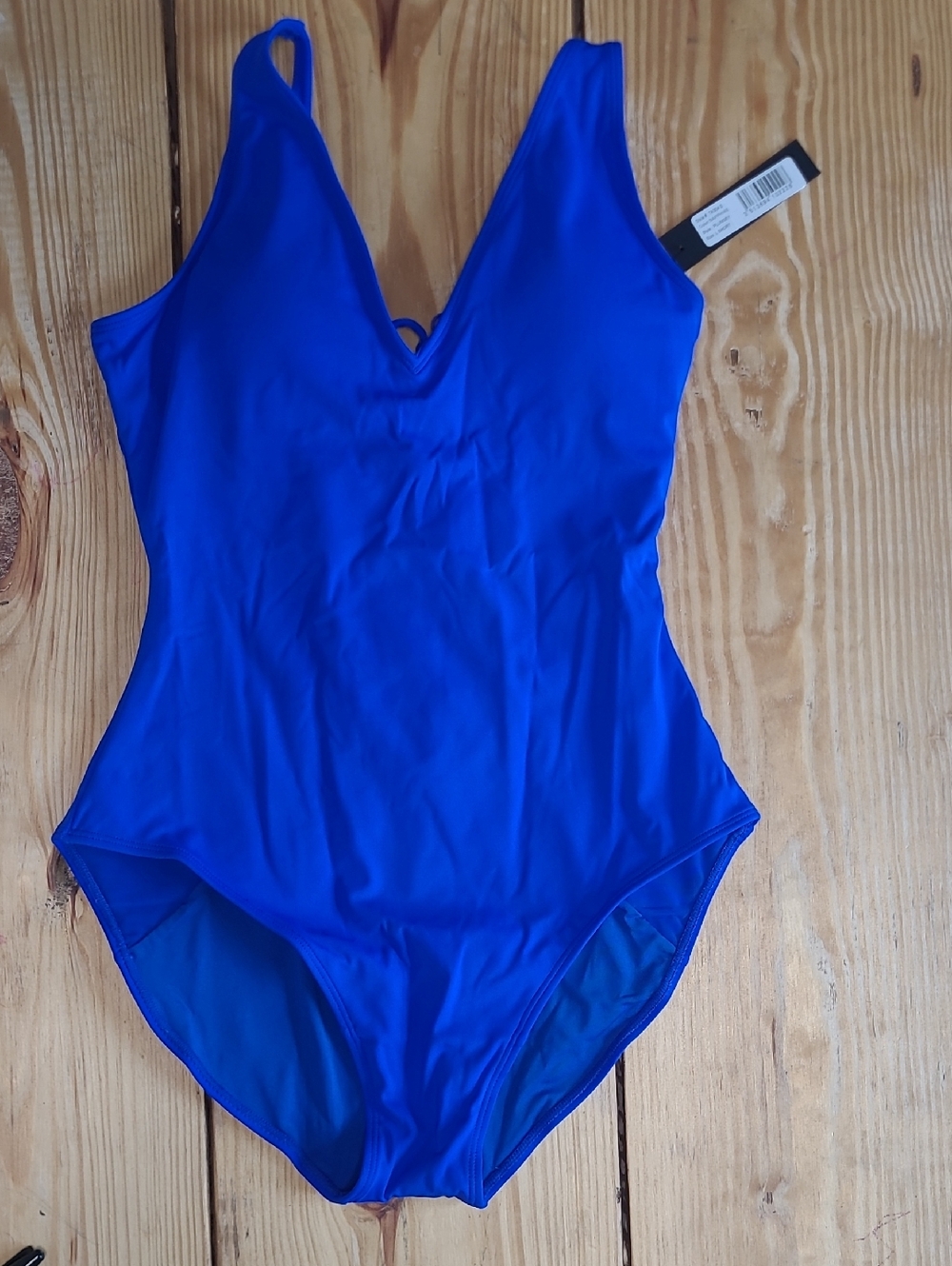 109. NWT  $175 STYLE PLUNGEY  L SHORT